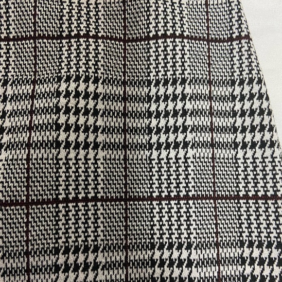 Plaid Mini Skirt - Women's Small - H&M - High-Waisted - Business Casual - Picture 5 of 6